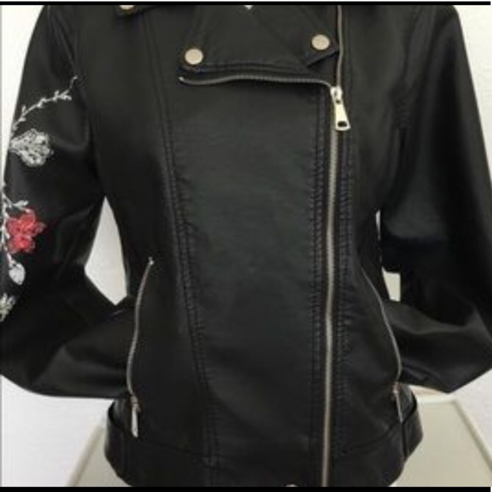 Leather  jacket  woman’s